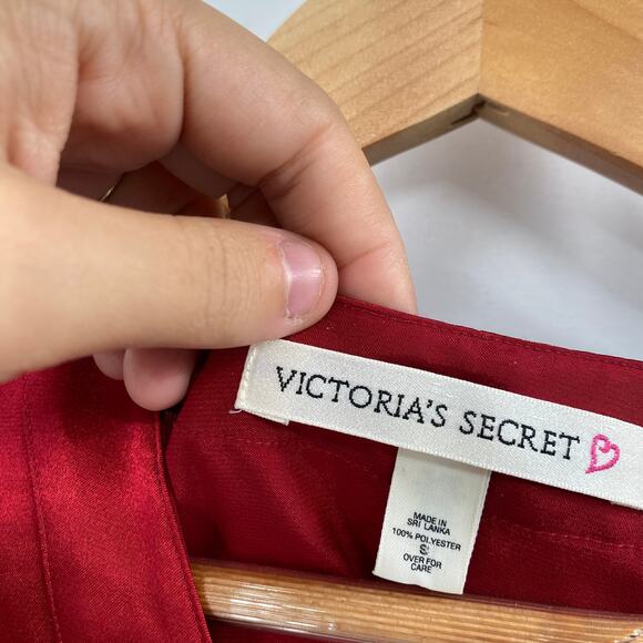 Victoria's Secret 1996 red satin pajama set - Picture 2 of 5